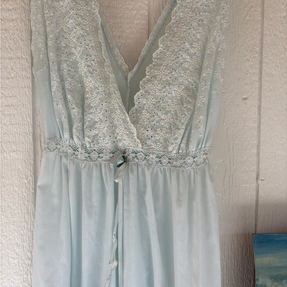 Lace Trimmed Vintage Night Gown - Soft Blue Small - Picture 5 of 12